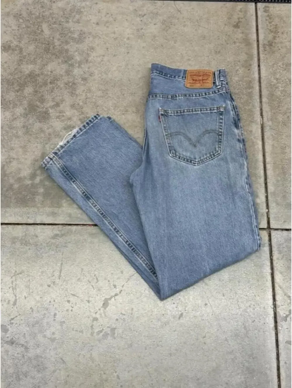 vintage levis 550 faded blue relaxed baggy fit jeans size 34 x 32